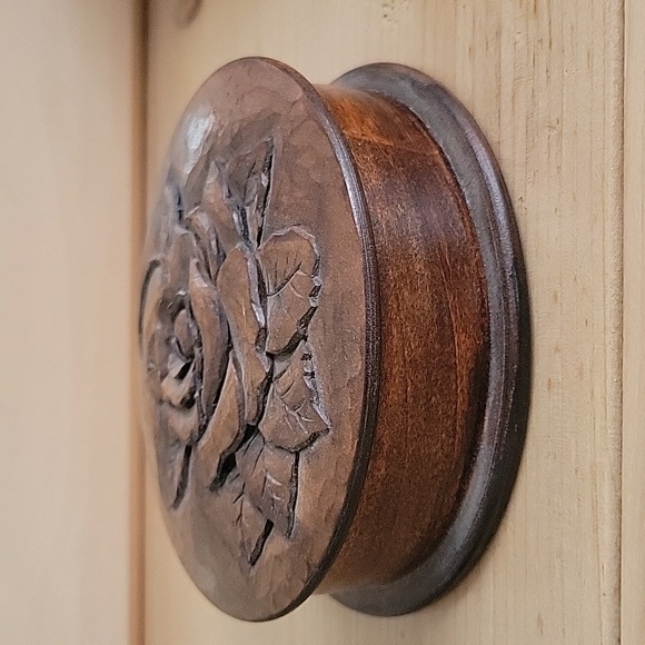 Wood Handcarved Flower & Butterfly Trinket Box - Picture 3 of 7